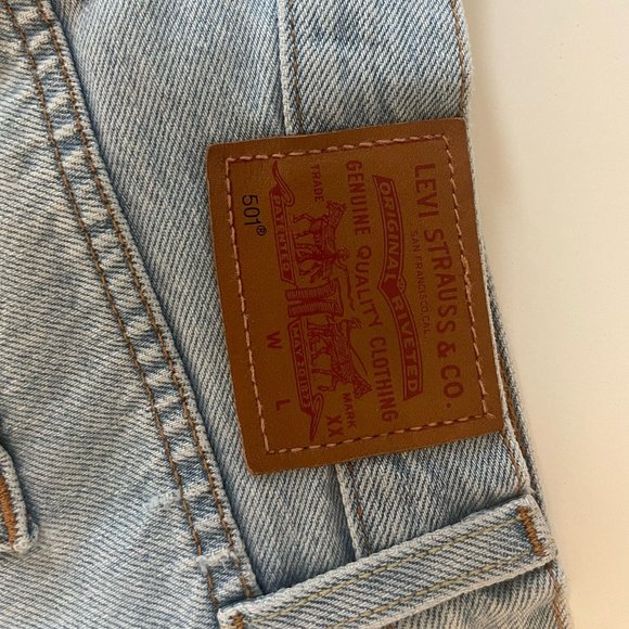 Levi's Denim Light Wash Shorts - Picture 1 of 4